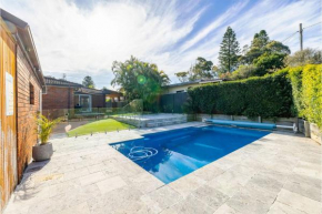 70 Pacific Avenue - Saltwater Pool, Air Con and Wi-Fi